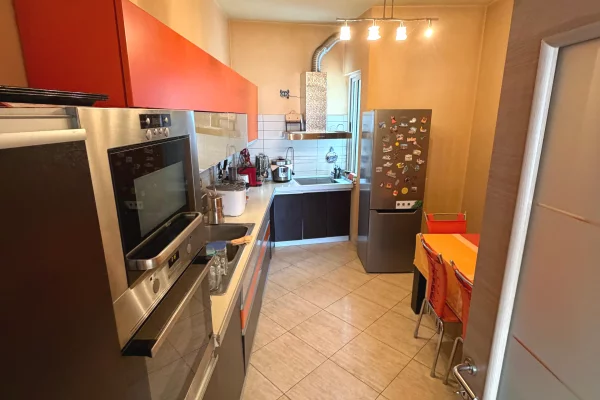 Shtepi ne shitje Apartament ne Tirane, 4+1, Mobilimi E mobiluar, Pagesa 434,600  Euro.