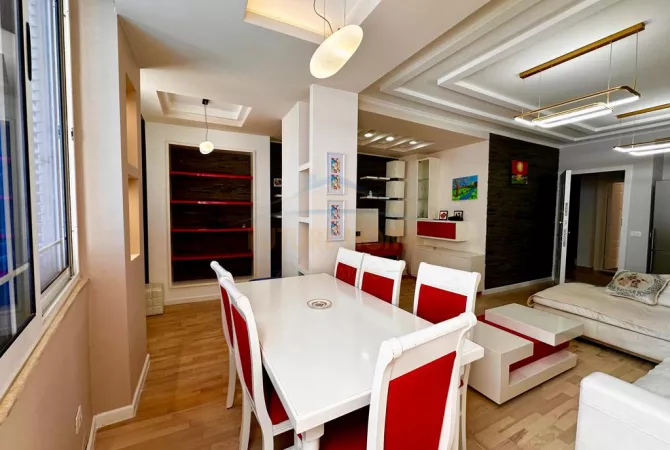 Shtepi ne shitje Apartament ne Tirane, 1+1, Mobilimi E mobiluar, Pagesa 140,000  Euro.