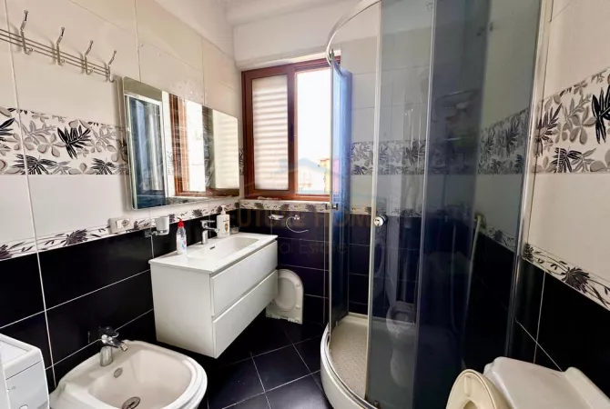 Shtepi ne shitje Apartament ne Tirane, 1+1, Mobilimi E mobiluar, Pagesa 140,000  Euro.