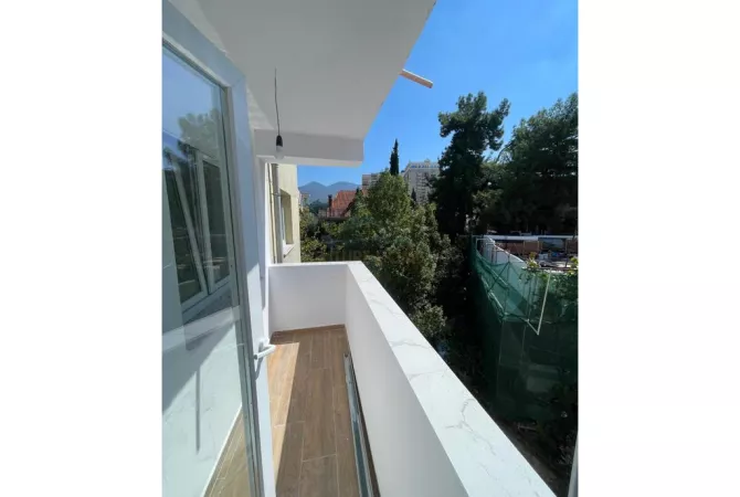 Shtepi ne shitje Apartament ne Tirane, 1+1, Mobilimi Bosh, pa mobiluar, Pagesa 128,000  Euro.