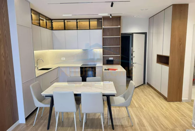 Shtepi me qera Apartament ne Tirane, 1+1, Mobilimi E mobiluar, Pagesa 650  Euro.