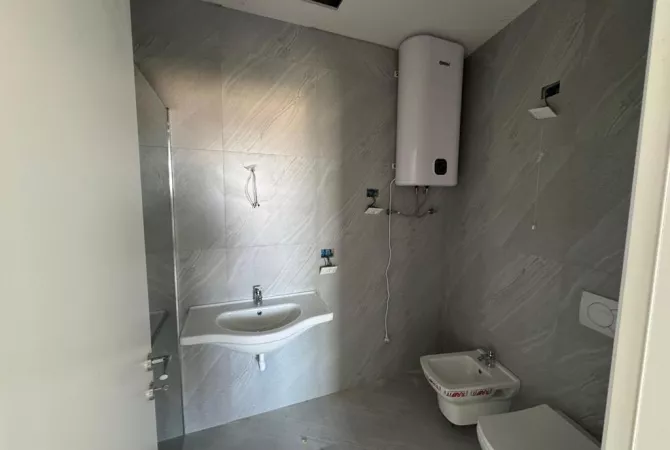 Qera, Ambient per Zyra 3+1+ Post Parkimi, Rezidenca Lake View, Liqeni Artificial.CITY56856