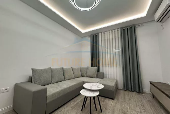 Apartament 2+1+2+Parkim për Qera, ndodhet pranë Vilës L, në zonën e Unazës së Re, Tiranë.UNA56917