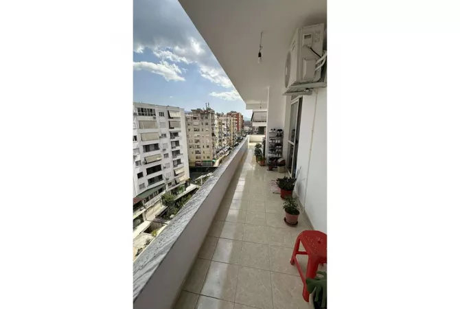 Shtepi ne shitje Apartament ne Tirane, 2+1, Mobilimi E mobiluar, Pagesa 150,000  Euro.