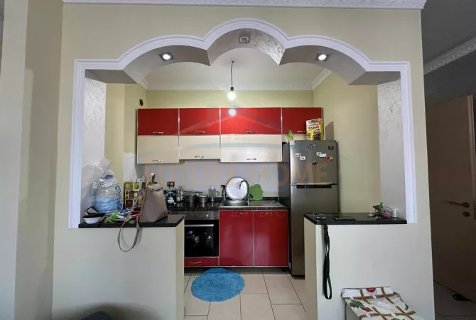 Shtepi me qera Apartament ne Tirane, 2+1, Mobilimi E mobiluar, Pagesa 590  Euro.