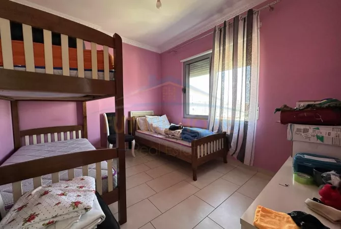 Shtepi me qera Apartament ne Tirane, 2+1, Mobilimi E mobiluar, Pagesa 590  Euro.