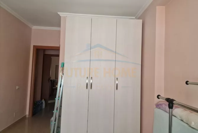 Shtepi ne shitje Apartament ne Tirane, 2+1, Mobilimi E mobiluar, Pagesa 220,000  Euro.