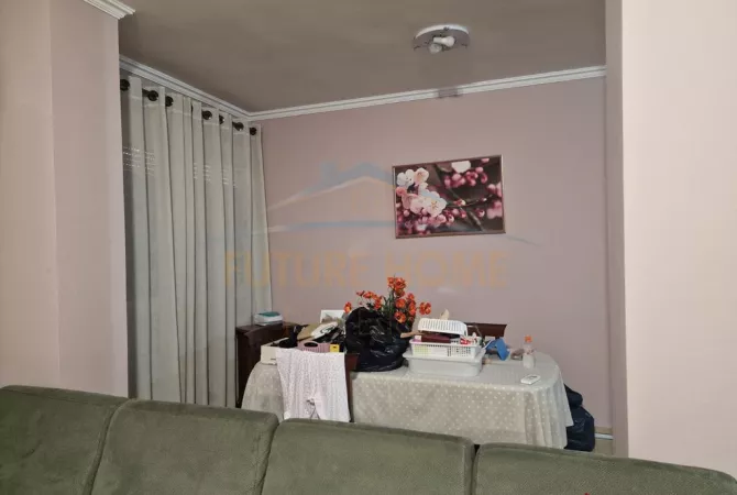 Shtepi ne shitje Apartament ne Tirane, 2+1, Mobilimi E mobiluar, Pagesa 220,000  Euro.