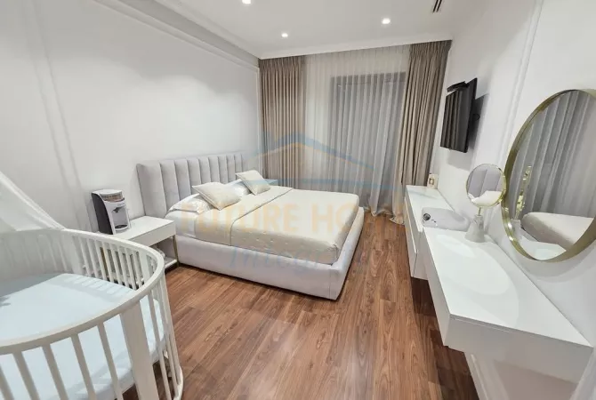 Shtepi ne shitje Apartament ne Tirane, 3+1, Mobilimi E mobiluar, Pagesa 750,000  Euro.