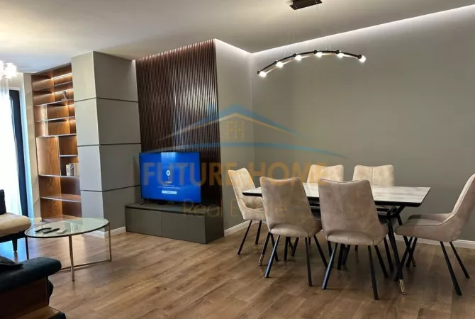 Shtepi ne shitje Apartament ne Tirane, 2+1, Mobilimi E mobiluar, Pagesa 281,000  Euro.