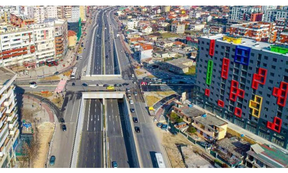 Shtepi ne shitje Apartament ne Tirane, 2+1, Mobilimi Bosh, pa mobiluar, Pagesa 145,000  Euro.