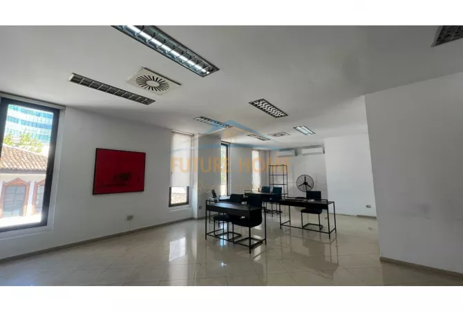 Business Property for Rent 1+1 in Tirana - 1,001 Euro