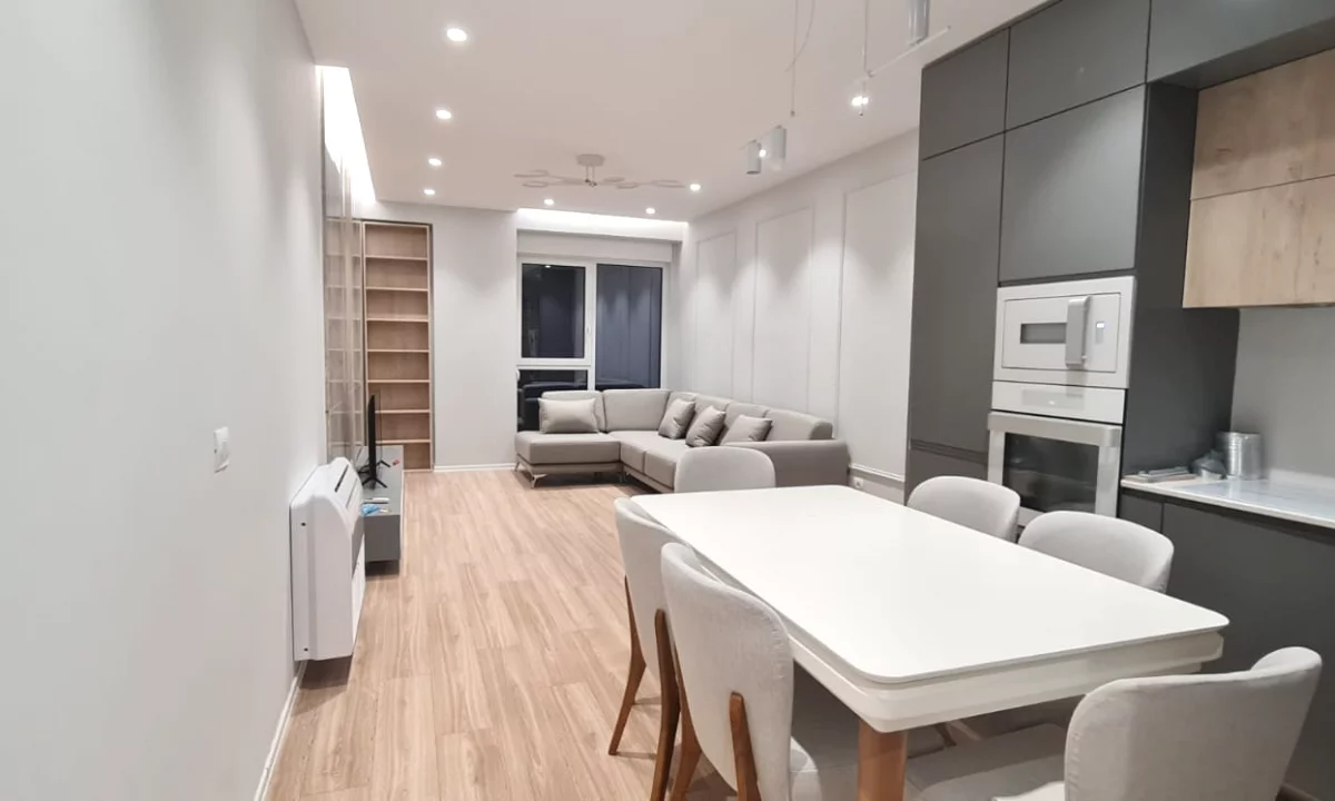 Appartamento in affitto a Tirana 2+1, Arredato