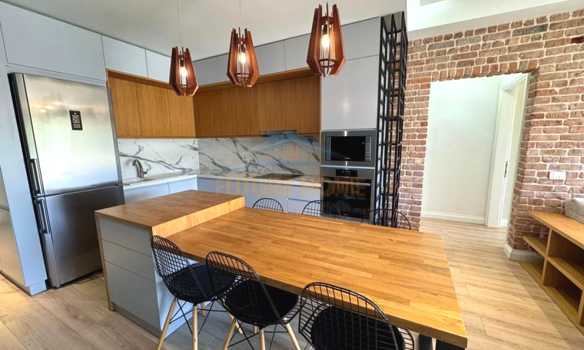 Shtepi ne shitje Apartament ne Tirane, 2+1, Mobilimi E mobiluar, Pagesa 205,000  Euro.