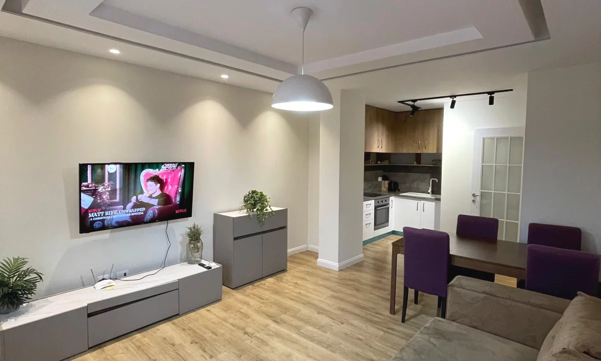 Shtepi me qera Apartament ne Tirane, 2+1, Mobilimi E mobiluar, Pagesa 1,000  Euro.