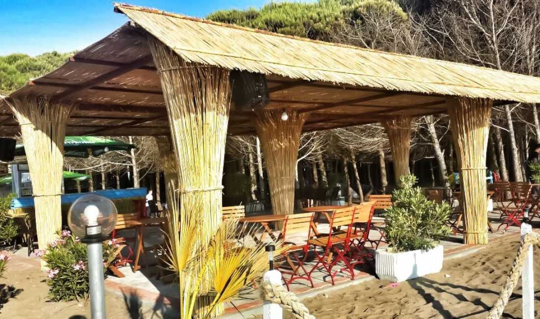 SHITET LOKAL NE PLAZHIN E SPILLESE