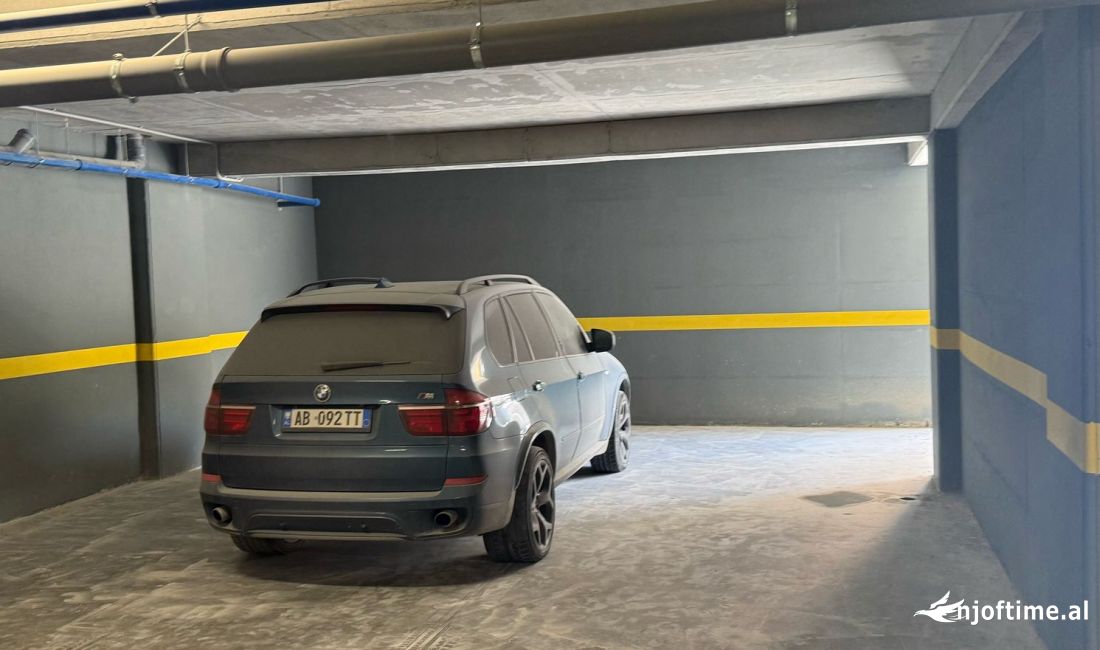 Jepet me qera ambjent biznesi per Lavazh, Magazine, Mobileri - Zona Bulevardi i RI