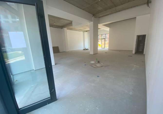 Ambjent biznesi me qera, Ne Astir