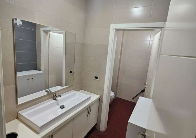 Ambjent biznesi ,per qera, ne Astir prane Union Bar