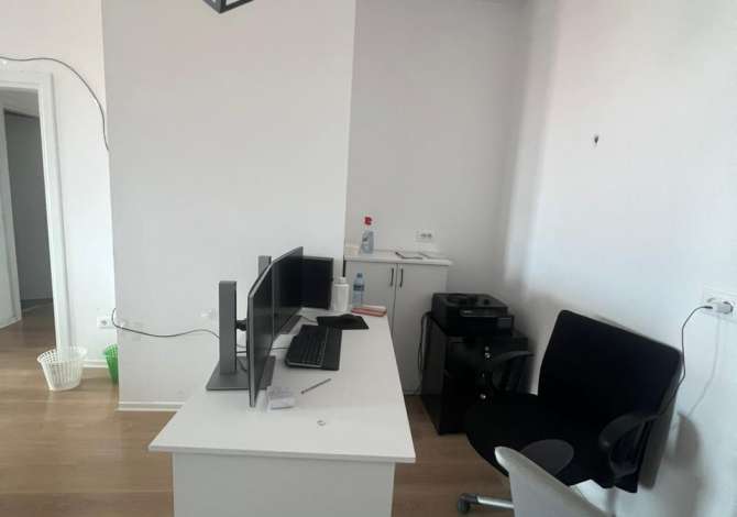 Ambjent 170 m2 Per Qera/ Per zyra