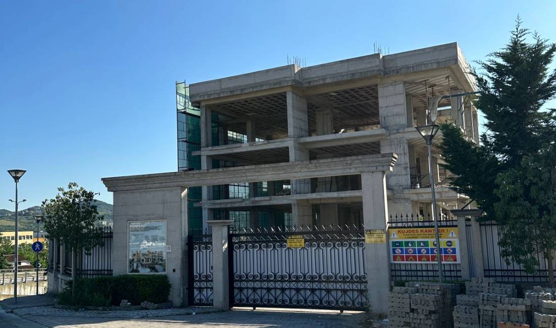 Qera ,Godine multifunksionale Sauk, Tirane.