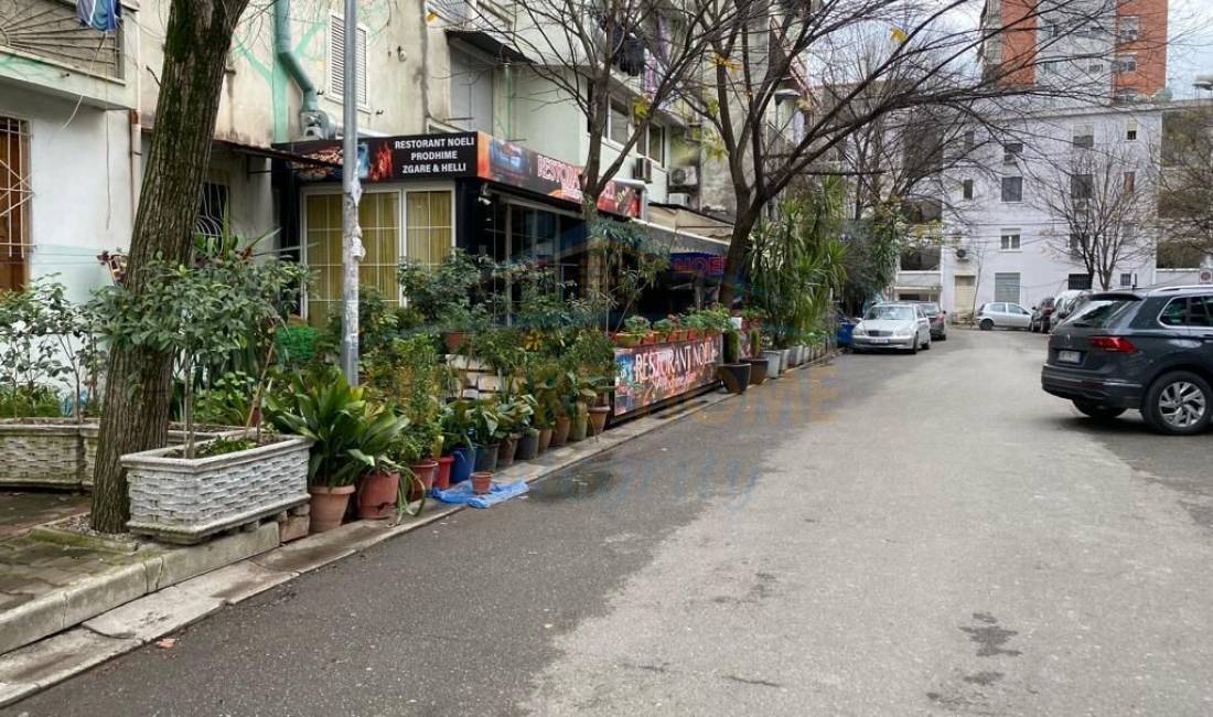 Shitet, Ambient Biznesi, Bulevardi Asim Vokshi, Tirane.