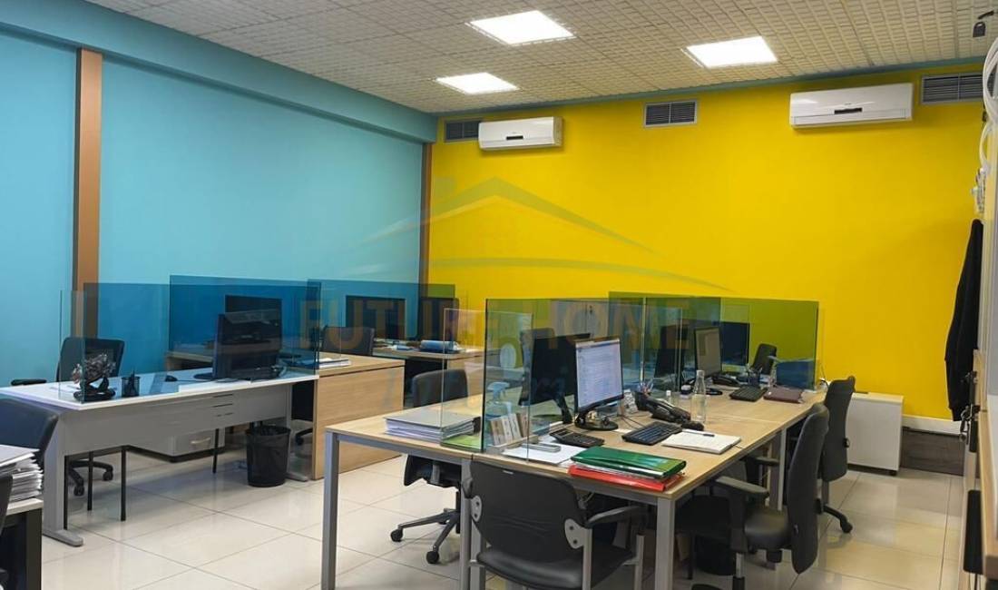 Shitet, Ambient Biznesi, Blloku, Tirane.