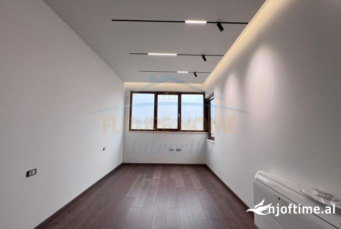 Shtepi ne shitje Apartament ne Tirane, 3+1, Mobilimi Bosh, pa mobiluar, Pagesa 600,000  Euro.