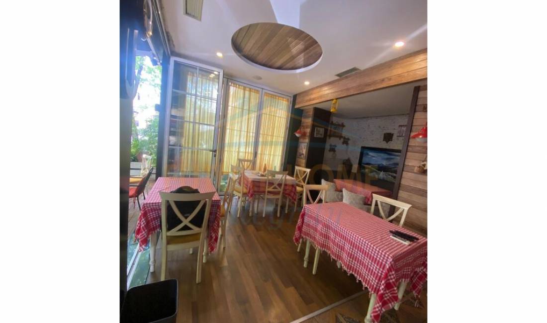 Okazion - Ambient Biznesi per Shitje ne Bulevardin Asim Vokshi, prane Stacionit te Trenit