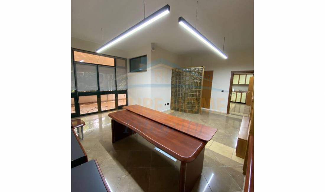 Qera, Ambient Biznesi, Rruga Ismail Qemali