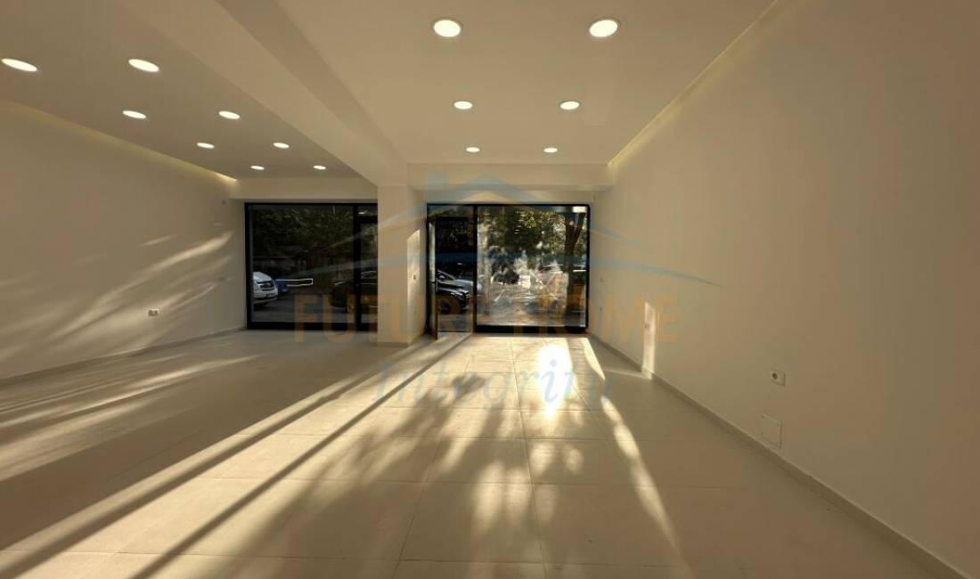 Shitet, Ambient Biznesi, Bulevardi Bajram Curri, Tirane.