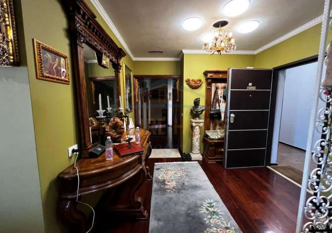 Shtepi ne shitje Apartament ne Tirane, 3+1, Mobilimi E mobiluar, Pagesa 650,000  Euro.