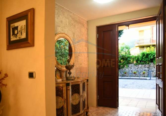 Shtepi ne shitje Vila Luksoze ne Tirane, 6+1, Mobilimi E mobiluar, Pagesa 2,500,000  Euro.