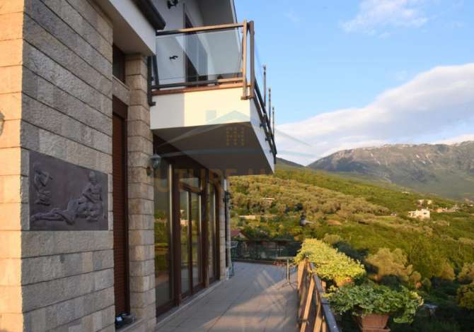 Shitet, Vilë, Surrel, Tiranë.