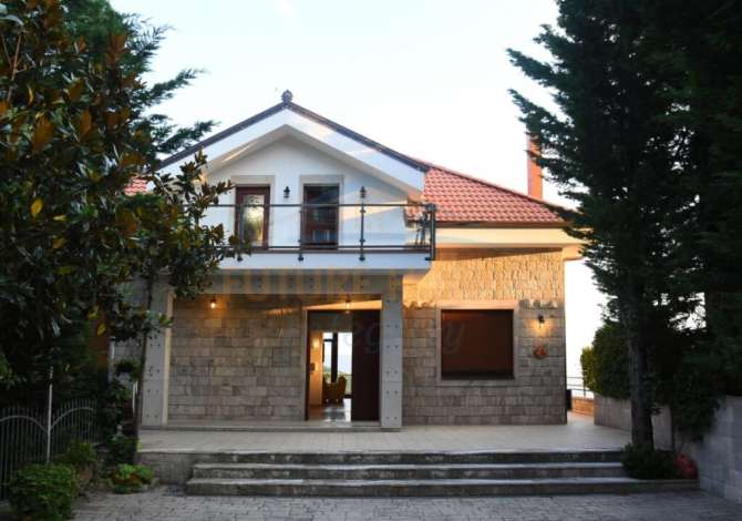 Shtepi ne shitje Vila Luksoze ne Tirane, 6+1, Mobilimi E mobiluar, Pagesa 2,500,000  Euro.