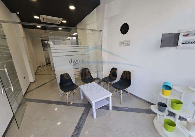 Shitet, Ambient Biznesi, Rruga Ferit Xhajko