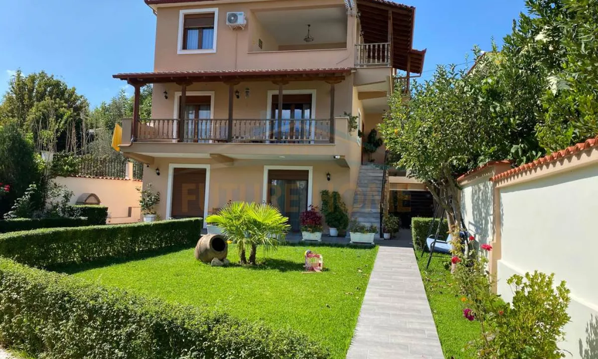 Duplex (casa a 2 piani) in affitto a Tirana 5+1, Arredato
