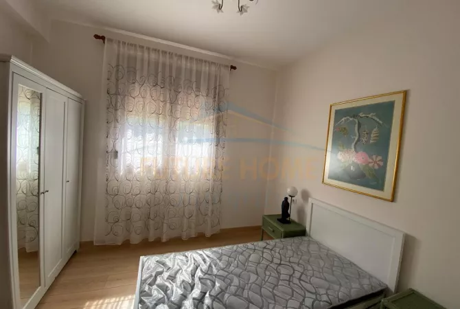 Duplex (casa a 2 piani) in affitto a Tirana 5+1, Arredato