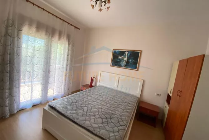 Duplex (casa a 2 piani) in affitto a Tirana 5+1, Arredato