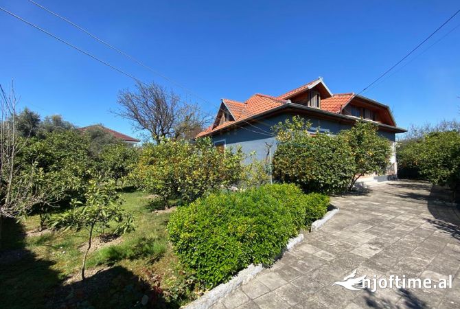 Shitet, Truall+Ndërtesë, Laknas, Tiranë.