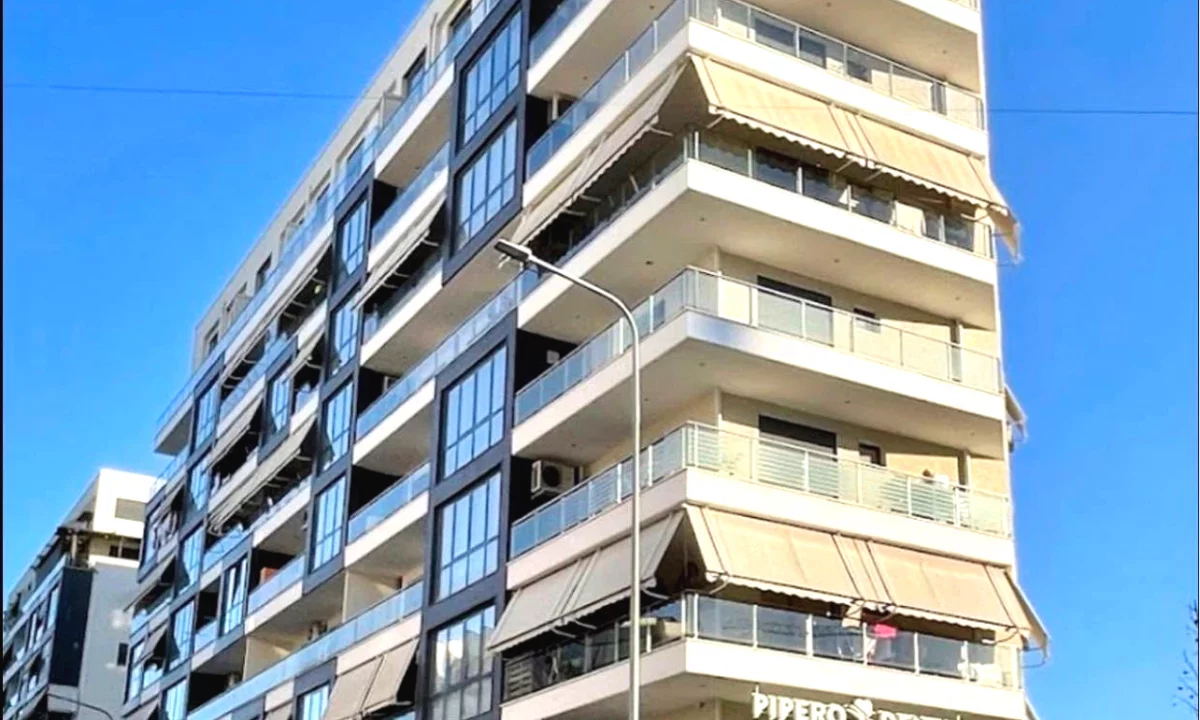 Shitet, Ambient Biznesi, Rezidenca Alba, Tirane.