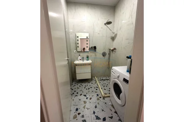 Shtepi ne shitje Apartament ne Tirane, 2+1, Mobilimi E mobiluar, Pagesa 136,000  Euro.