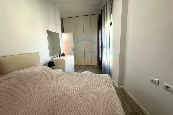 Shtepi ne shitje Apartament ne Tirane, 2+1, Mobilimi E mobiluar, Pagesa 136,000  Euro.