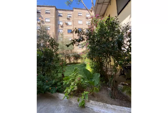 Shtepi me qera Apartament ne Tirane, 3+1, Mobilimi Bosh, pa mobiluar, Pagesa 1,000  Euro.