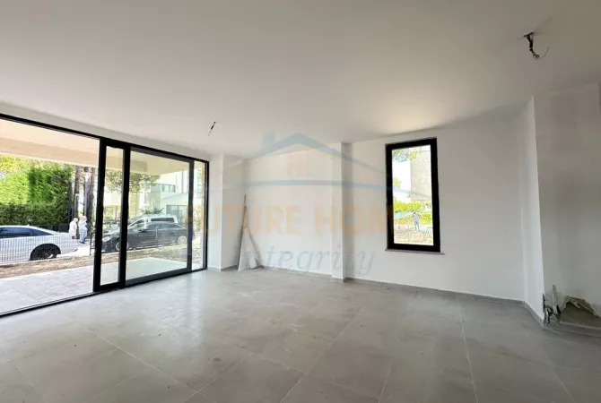 Luxury villas for sale in Durres 4+1, Emty