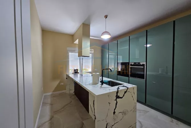 Shtepi me qera 2+1 ne Tirane - 100,000 Leke