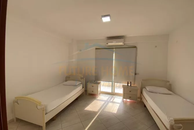 Qera, Apartament 2+1+2 per Zyra, Bulevardi i Ri, Tirane.