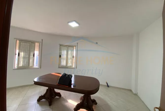 Business Property for Rent 3+1 in Tirana - 620 Euro