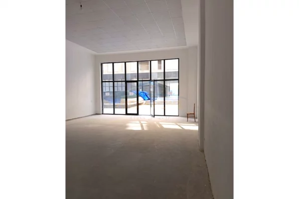 Qera, Ambient Biznesi, Rruga Xhanfize Keko, Tirane.