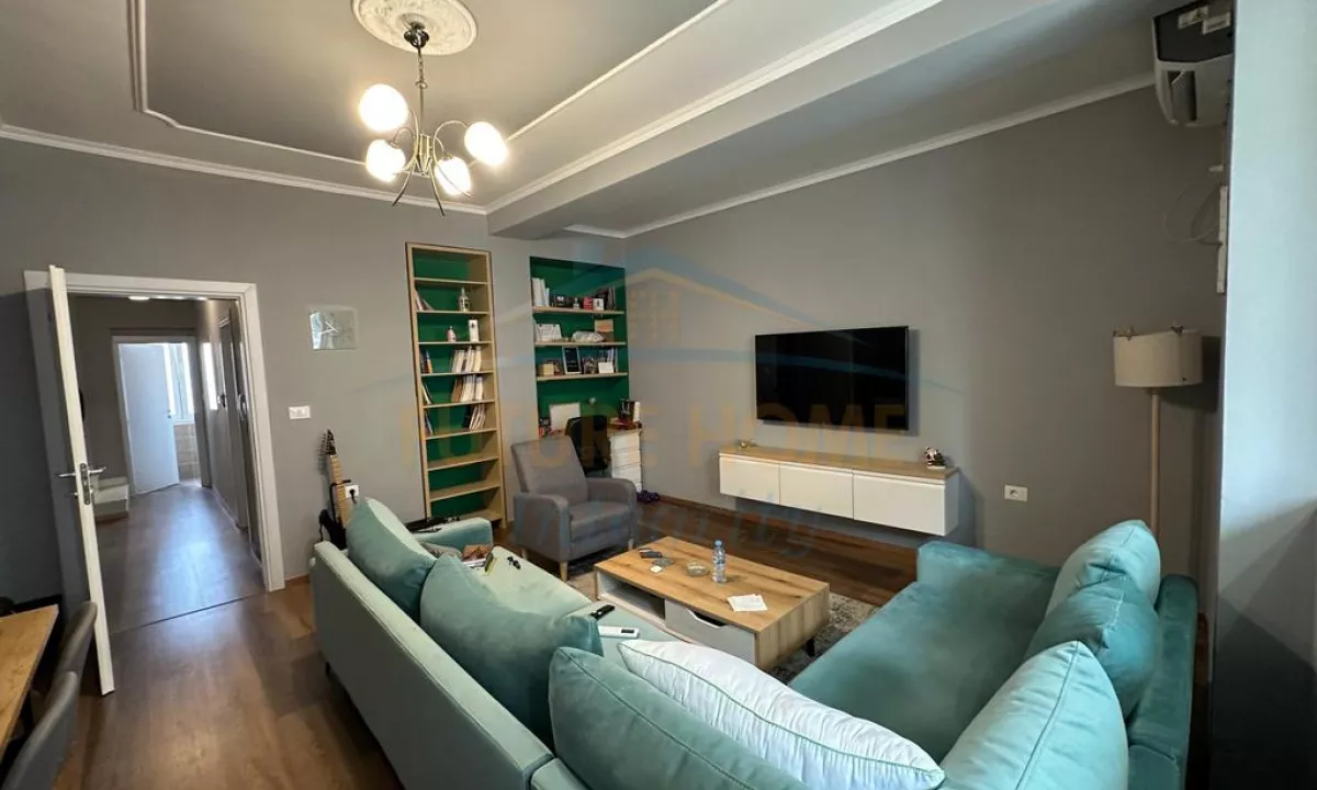 Shtepi ne shitje Shtepi Private ne Tirane, 4+1, Mobilimi E mobiluar, Pagesa 500,000  Euro.